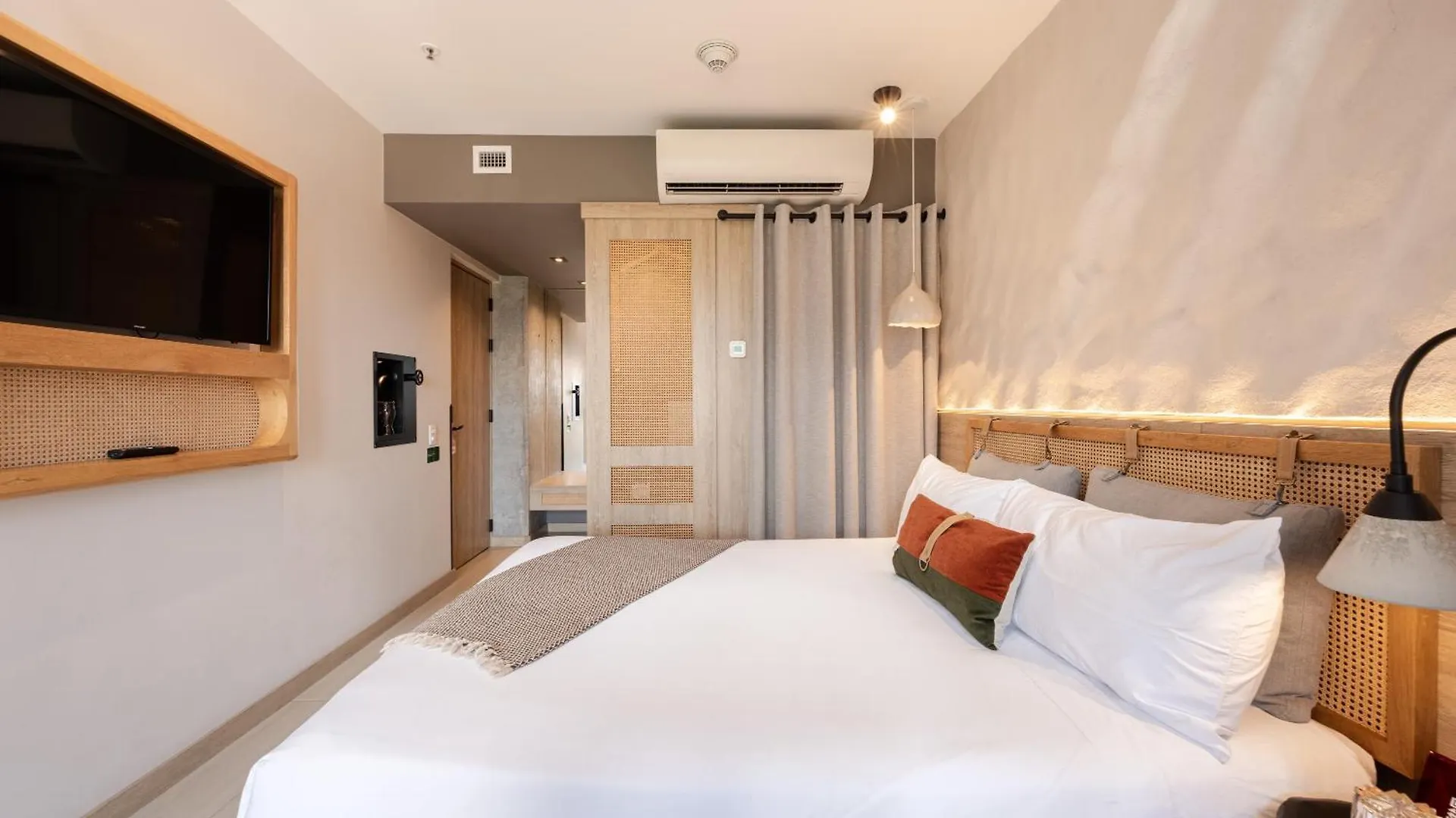 מדיין Landmark Hotel