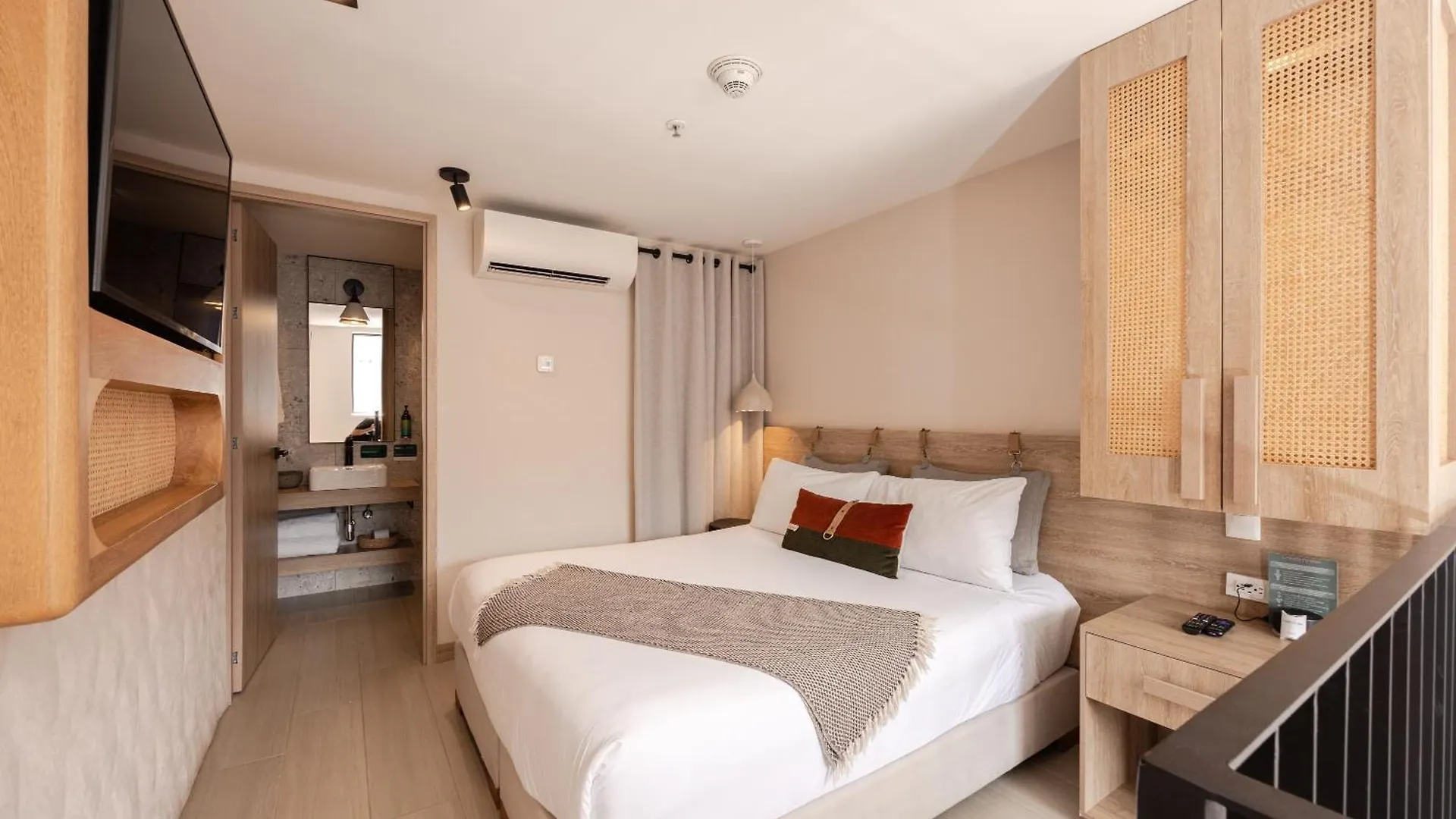 מדיין Landmark Hotel